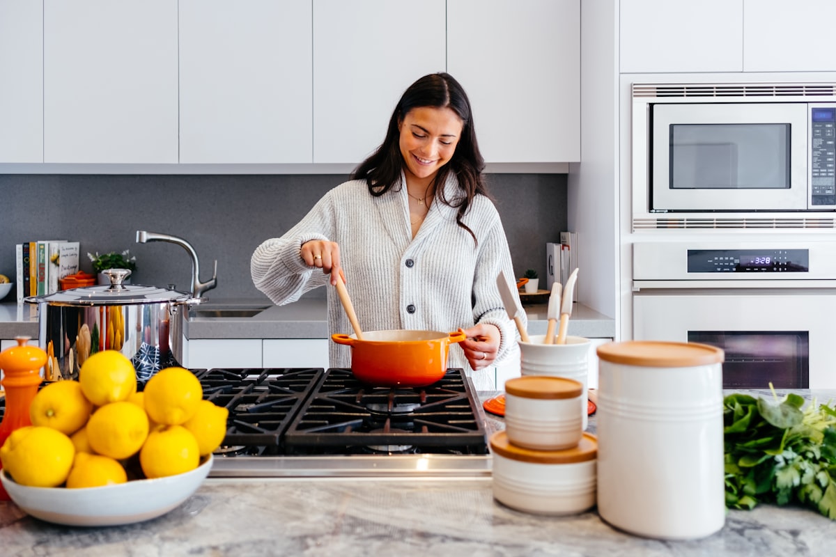 Ingredient selection and food combining for digestion